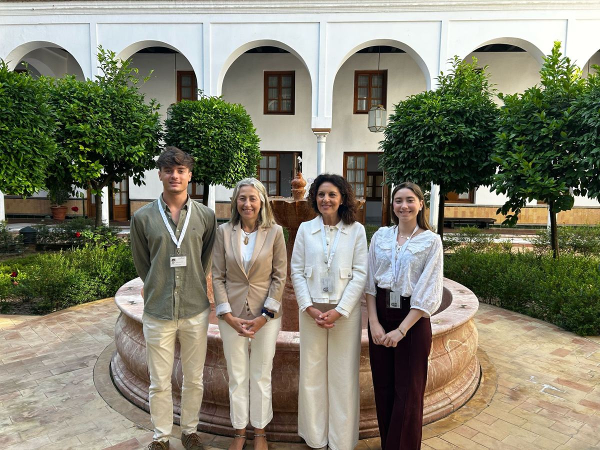 Reunión institucional en el Parlamento de Andalucía